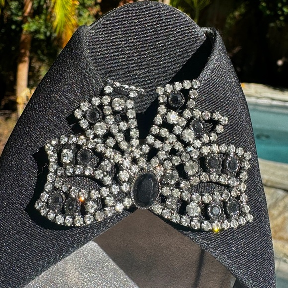 Stuart Weitzman black crepe heel with rhinestone bow - Picture 2 of 5